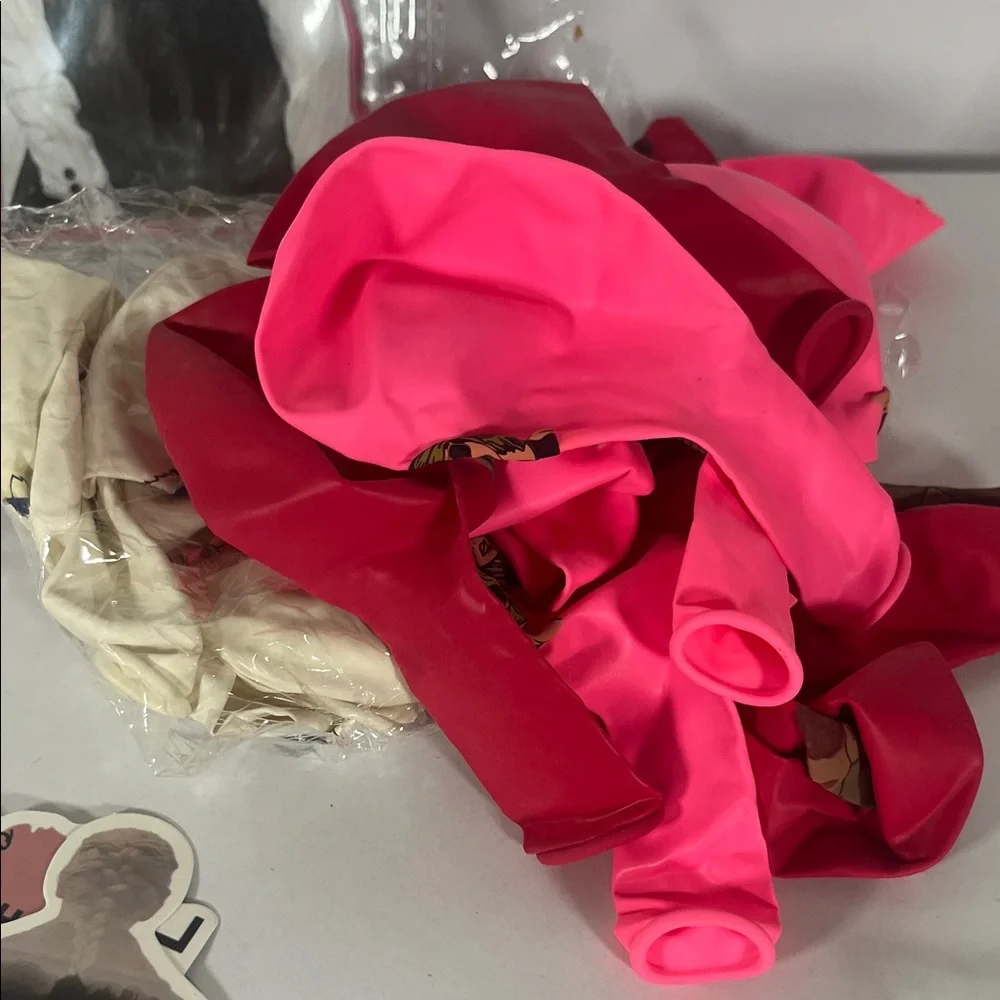 Taylor Swift Party Supply Set - Picture 5 of 8